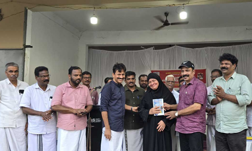 അശ്റഫ് തൂണേരിയുടെ ലോകം ഖത്തറില് ചുറ്റിയ കാലം പുസ്തകം പ്രകാശിപ്പിച്ചു അശ്റഫ് തൂണേരിയുടെ ലോകം ഖത്തറില് ചുറ്റിയ കാലം പുസ്തകം പ്രകാശിപ്പിച്ചു