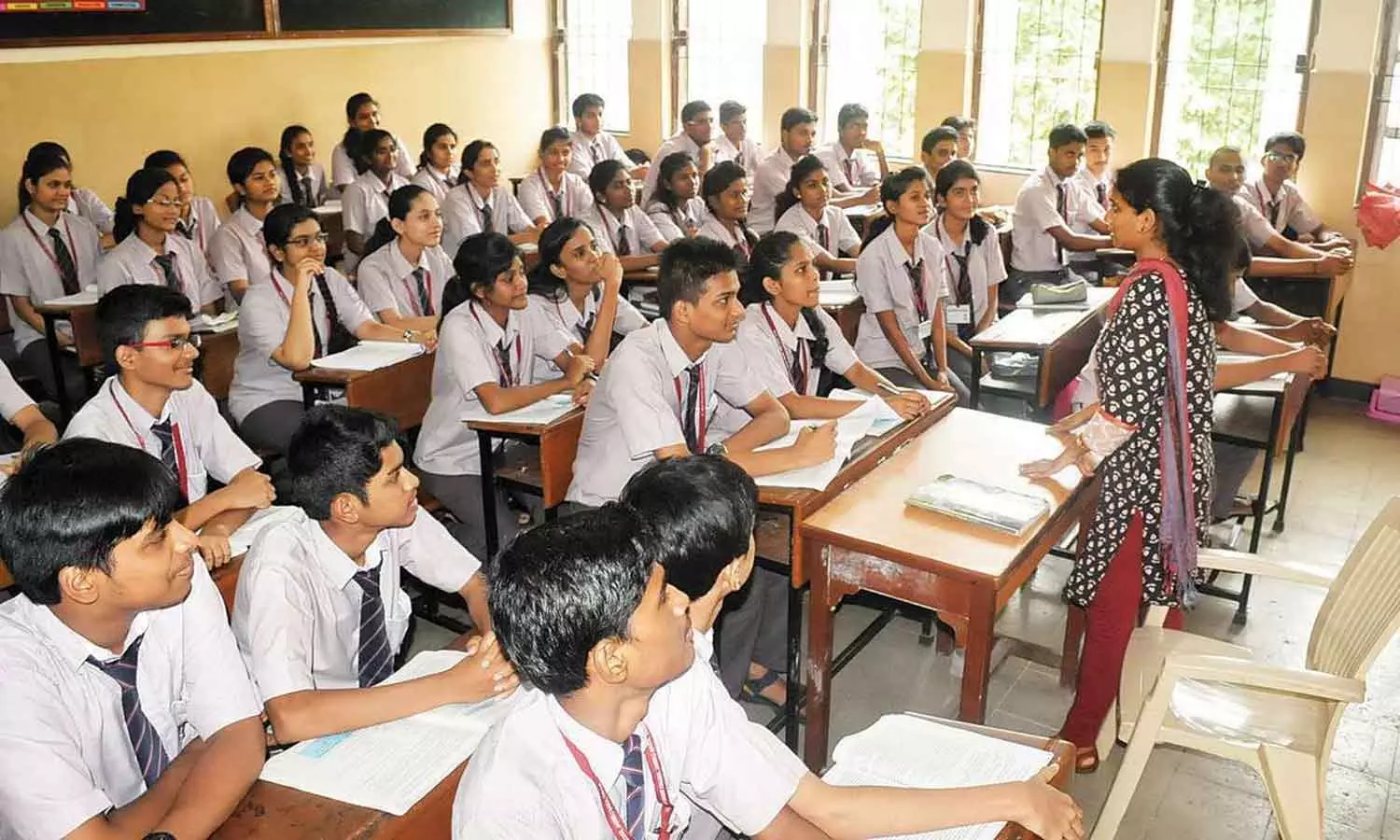 പരീക്ഷാ ചുമതലയിൽ നിന്ന് രക്ഷപ്പെടാൻ രോഗികളായി ചമഞ്ഞ് അധ്യാപകർ; മെഡിക്കൽ സർട്ടിഫിക്കറ്റുകൾ സമർപ്പിച്ചത് നിരവധി പേർ