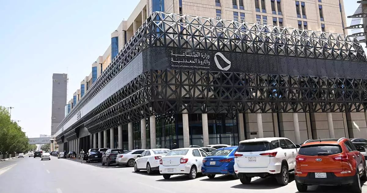 വാഹന വ്യവസായത്തിന് സൗദിയില്‍ കൂടുതല്‍ അവസരങ്ങളൊരുക്കുമെന്ന് വ്യവസായ ധാതു വിഭവ മന്ത്രാലയം