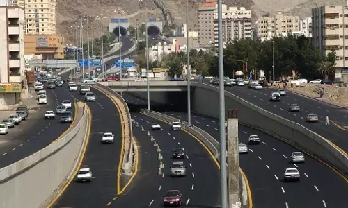 റമദാനിൽ തിരക്ക് വർദ്ധിച്ചതോടെ മക്കയിൽ ട്രാഫിക് നിയന്ത്രണം ഏർപ്പെടുത്തി