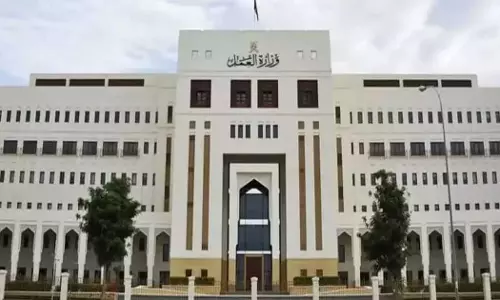 വ്രാതാനുഷ്ഠാന മാസത്തിൽ തൊഴിലാളികൾക്കും തൊഴിലുടമകൾക്കും മാർ​ഗനിർദേശങ്ങളുമായി ഒമാൻ തൊഴിൽ മന്ത്രാലയം.