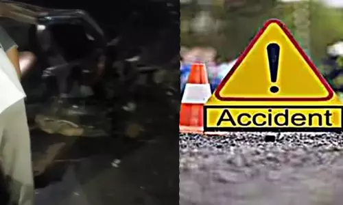 കാസർകോട്ട്  കാർ നിയന്ത്രണം വിട്ട് ഡിവൈഡറില്‍ ഇടിച്ചുകയറി അപകടം;  മൂന്ന് മരണം, ഒരാൾക്ക് ഗുരുതര പരിക്ക്