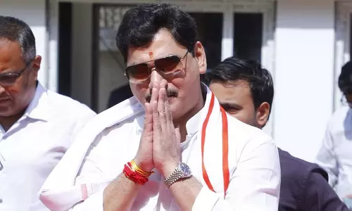 കൊലപാതകക്കേസിൽ സഹായി അറസ്റ്റിൽ: മഹാരാഷ്ട്രയിൽ മന്ത്രിസ്ഥാനം രാജിവെച്ച് ധനഞ്ജയ് മുണ്ടെ