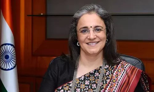 ഓഹരി വിപണിയിലെ ക്രമക്കേട്: മാധബി പുരി ബുച്ചിനെതിരെ കേസെടുക്കാനുളള ഉത്തരവ് സ്റ്റേ ചെയ്ത് ബോംബെ ഹൈക്കോടതി