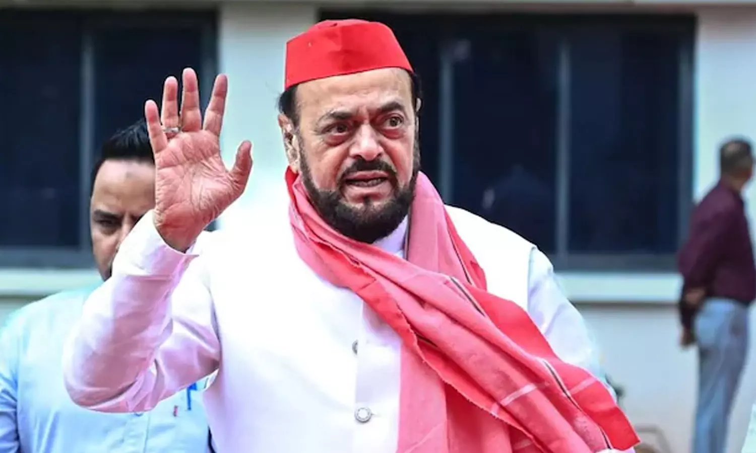 ഔറംഗസേബിനെ പ്രശംസിച്ചു; മഹാരാഷ്ട്ര എസ്പി എംഎൽഎ അബു അസ്മിക്ക് സസ്പെൻഷൻ ഔറംഗസേബിനെ പ്രശംസിച്ചു; മഹാരാഷ്ട്ര എസ്പി എംഎൽഎ അബു അസ്മിക്ക് സസ്പെൻഷൻ