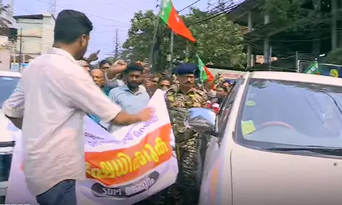 എസ്ഡിപിഐ ഓഫീസുകളിൽ രാജ്യവ്യാപക റെയ്ഡ്: തിരുവനന്തപുരത്തും മലപ്പുറത്തും പ്രതിഷേധം