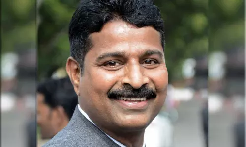 എല്ലാവരും പണം എണ്ണുന്ന തിരക്കിലാണ്; സ്വന്തം സർക്കാരിനെതിരെ അഴിമതി ആരോപണവുമായി ഗോവ ബിജെപി നേതാവ്