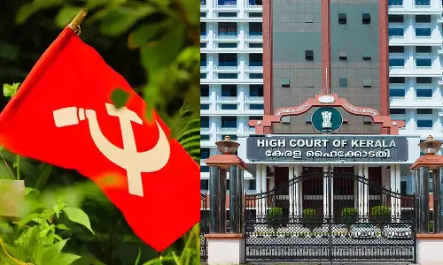 കൊല്ലത്ത് കൂടി വരുമ്പോള്‍ കണ്ണടച്ച് വരാന്‍ കഴിയില്ല ; ഫ്‌ളെക്സുകളും കൊടിതോരണങ്ങളും ഉയരുന്നതിൽ സിപിഎമ്മിനെ വിമർശിച്ച് ഹൈക്കോടതി