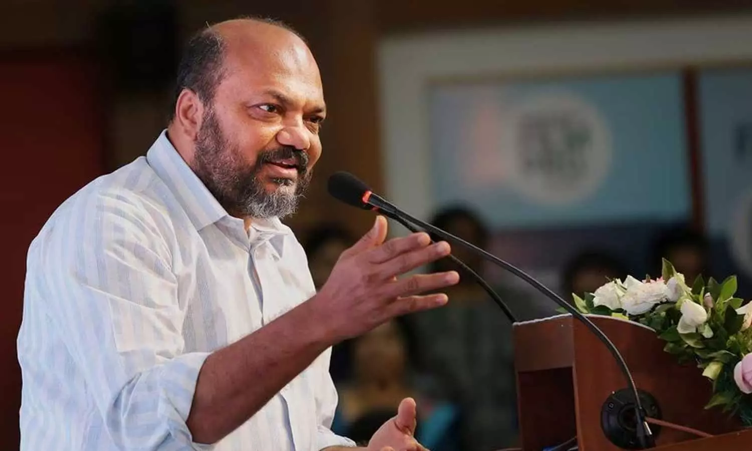 ഹൈക്കോടതിയുടെ കൊടിതോരണ വിമർശനം മറികടക്കാൻ നിയമ നിർമാണത്തിനൊരുങ്ങി സർക്കാർ