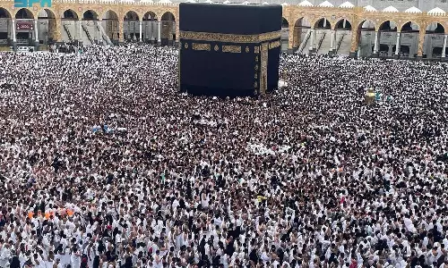 റമദാനിലെ ആദ്യ ജുമുഅക്ക് മക്ക ഹറമിൽ എത്തിയത് 5 ലക്ഷത്തിലേറെ പേർ
