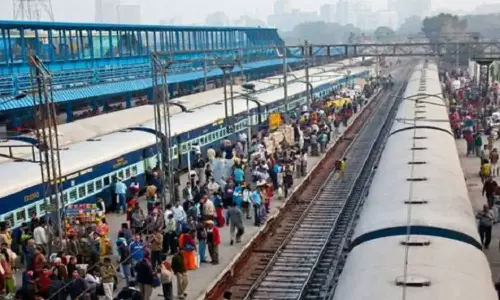 ട്രെയിന്‍ എത്തിയാല്‍ മാത്രം സ്റ്റേഷനിലേക്ക് പ്രവേശനം, സ്റ്റേഷന് പുറത്ത് കാത്തിരിപ്പ് കേന്ദ്രം; മാറ്റങ്ങളുമായി റെയില്‍വെ