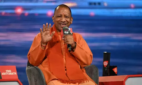 നമസ്കാരം എല്ലാ വെള്ളിയാഴ്ചയും ഉണ്ട്, പക്ഷേ ഹോളി വർഷത്തിൽ ഒരിക്കൽ മാത്രമേ വരുന്നുള്ളൂ; സംഭൽ പൊലീസിന്റെ വാദം ആവർത്തിച്ച് യോഗി