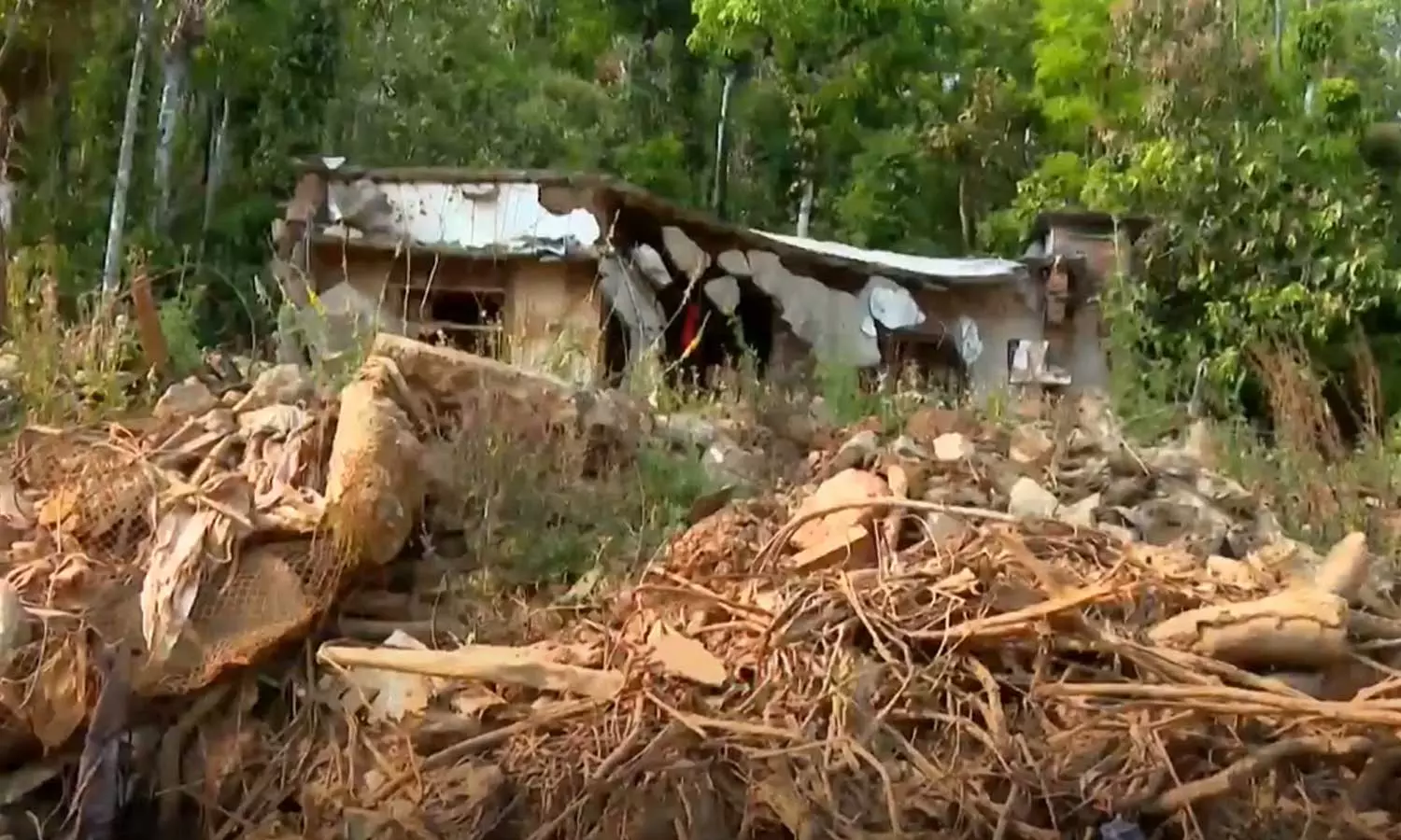 mundakkai,kerala,latest malayalam news,പടവെട്ടിക്കുന്ന്,മുണ്ടക്കൈ ദുരന്തം mundakkai,kerala,latest malayalam news,പടവെട്ടിക്കുന്ന്,മുണ്ടക്കൈ ദുരന്തം