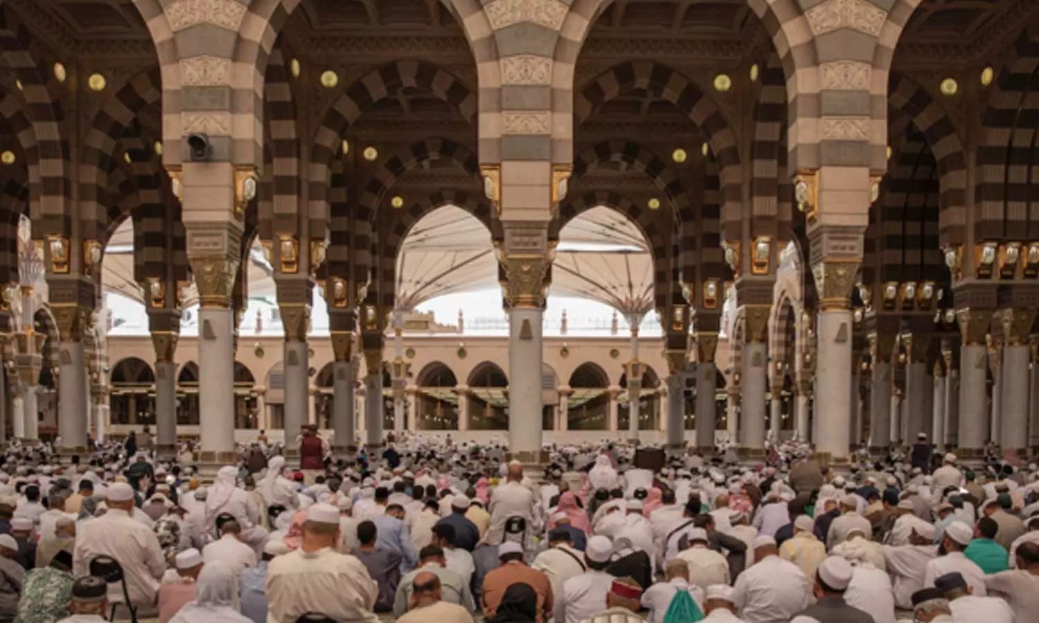 റമദാനിലെ ആദ്യ പത്തിൽ പ്രവാചക പള്ളിയിലെത്തിയത് 97 ലക്ഷം വിശ്വാസികൾ