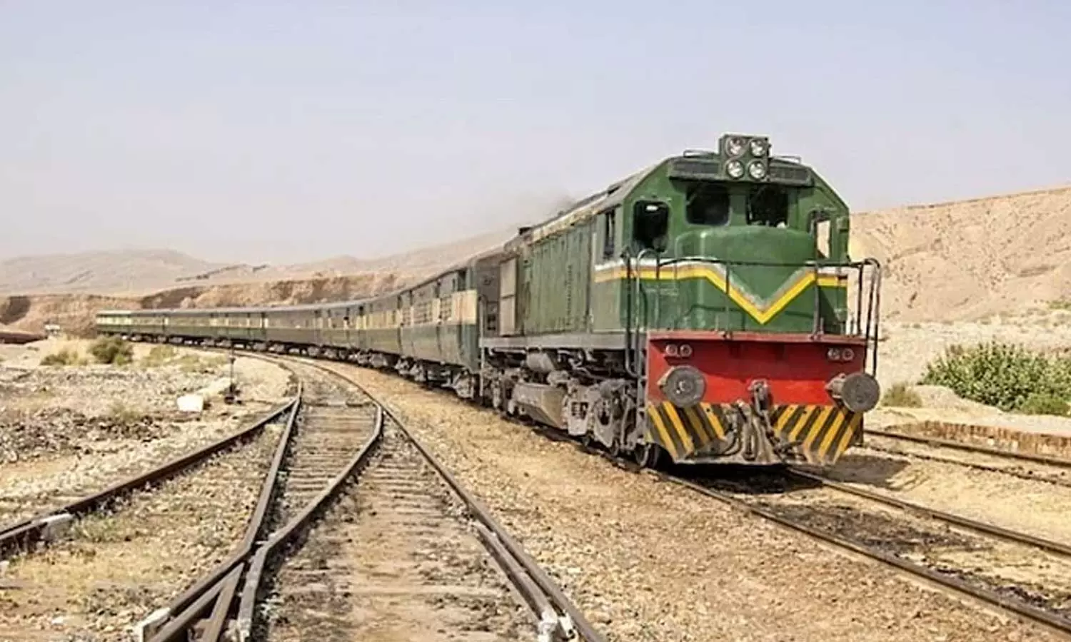 പാകിസ്താനിൽ തട്ടിയെടുത്ത ട്രെയിനിലുണ്ടായിരുന്ന 155 പേരെ മോചിപ്പിച്ചു; ഏറ്റുമുട്ടലിൽ 30 സുരക്ഷാ ഉദ്യോഗസ്ഥരും 13 ബിഎൽഎ അംഗങ്ങളും കൊല്ലപ്പെട്ടു പാകിസ്താനിൽ തട്ടിയെടുത്ത ട്രെയിനിലുണ്ടായിരുന്ന 155 പേരെ മോചിപ്പിച്ചു; ഏറ്റുമുട്ടലിൽ 30 സുരക്ഷാ ഉദ്യോഗസ്ഥരും 13 ബിഎൽഎ അംഗങ്ങളും കൊല്ലപ്പെട്ടു