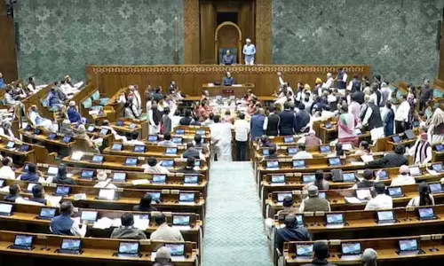 പ്രതിഷേധം ഉയര്‍ത്താന്‍ പ്രതിപക്ഷം; പാര്‍ലമെന്‍റ് ഇന്നും പ്രക്ഷുബ്ധമായേക്കും