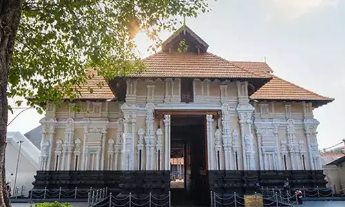 caste discrimination controversy,kerala,kazhakam,Koodalmanikyam temple,കൂടല്മാണിക്യം ക്ഷേത്രം,ജാതിവിവേചനം, caste discrimination controversy,kerala,kazhakam,Koodalmanikyam temple,കൂടല്മാണിക്യം ക്ഷേത്രം,ജാതിവിവേചനം,