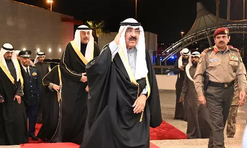 ആഭ്യന്തര മന്ത്രാലയത്തിന്റെയും ഫയർഫോഴ്‌സിന്റെയും ആസ്ഥാനങ്ങൾ സന്ദർശിച്ച് കുവൈത്ത് അമീർ