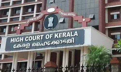 അനധികൃത ഫ്ലക്സ് ബോർഡുകൾക്കെതിരെ കര്‍ശന നടപടി തുടരണം; മാർഗ നിർദേശങ്ങളുമായി ഹൈക്കോടതി