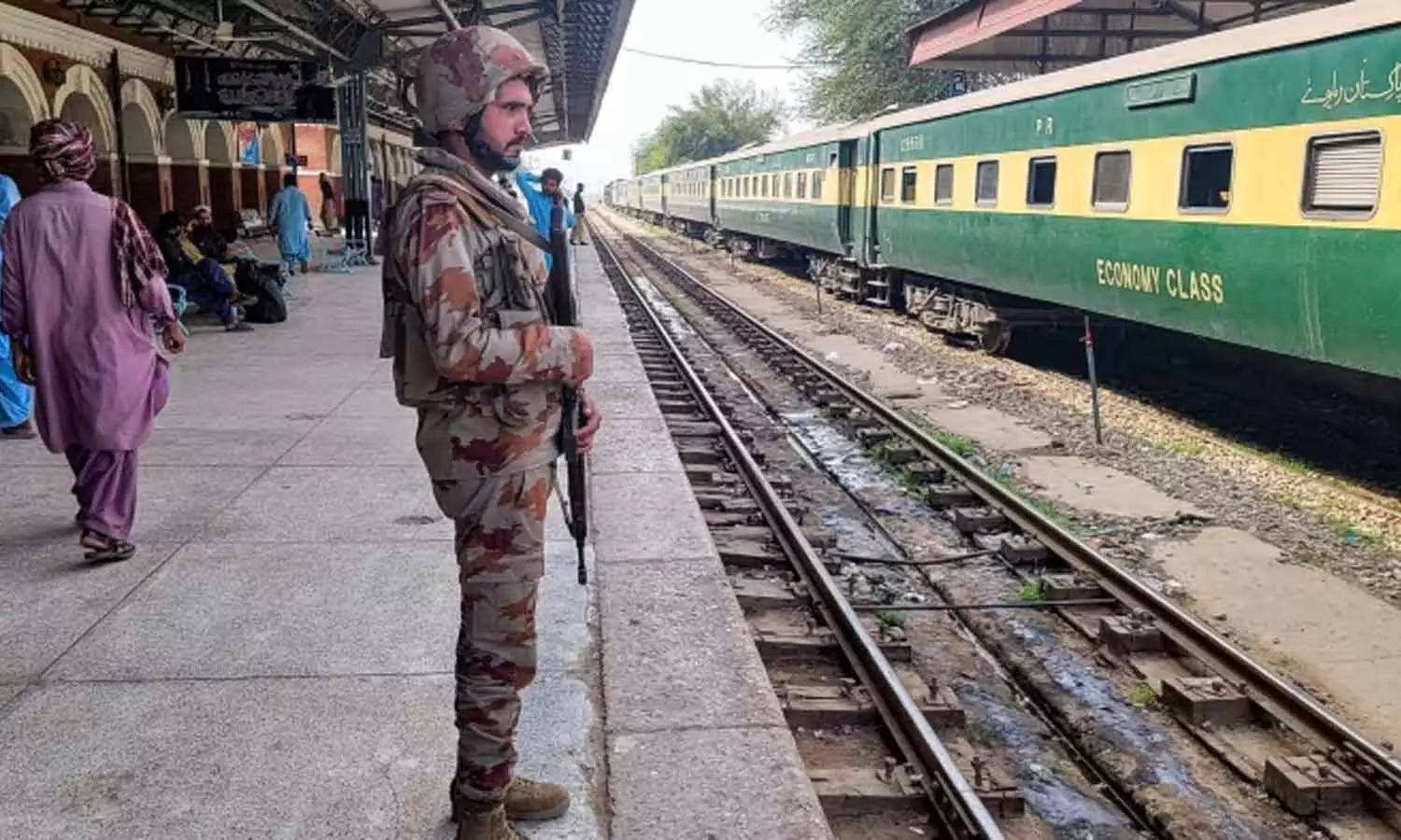 ബലൂചിസ്ഥാനിലെ ട്രെയിൻ റാഞ്ചലിൽ ഇന്ത്യക്ക് പങ്കുണ്ടെന്ന് പാകിസ്താൻ; രൂക്ഷ വിമർശനവുമായി ഇന്ത്യ