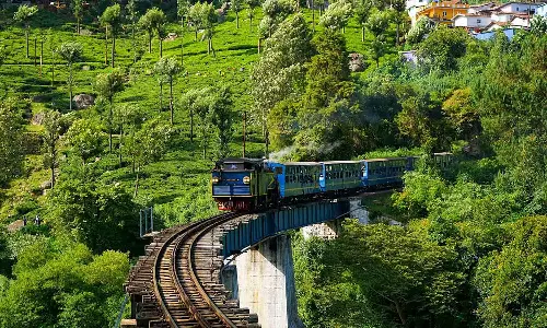 ഊട്ടിയിലേക്കും കൊടൈക്കനാലിലേക്കും എത്തുന്ന ടൂറിസ്റ്റ് വാഹനങ്ങൾക്ക് പരിധി നിശ്ചയിച്ച് മദ്രാസ് ഹൈക്കോടതി