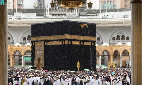 മക്കയിലും മദീനയിലും വീണ്ടും മഴയെത്തുന്നു; മുന്നറിയിപ്പുമായി കാലാവസ്ഥാ കേന്ദ്രം