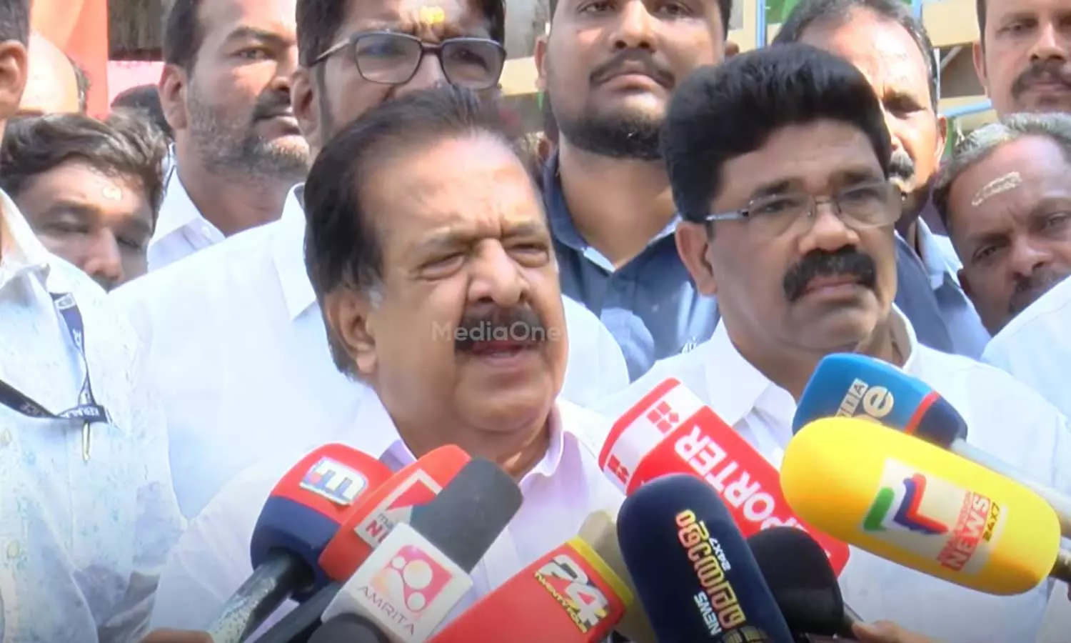 കേരളത്തിൽ ലഹരി വ്യാപകമാകുന്നതിന്റെ പ്രധാന ഉത്തരവാദിയായ എസ്എഫ്ഐയെ പിരിച്ചുവിടണം: രമേശ് ചെന്നിത്തല കേരളത്തിൽ ലഹരി വ്യാപകമാകുന്നതിന്റെ പ്രധാന ഉത്തരവാദിയായ എസ്എഫ്ഐയെ പിരിച്ചുവിടണം: രമേശ് ചെന്നിത്തല