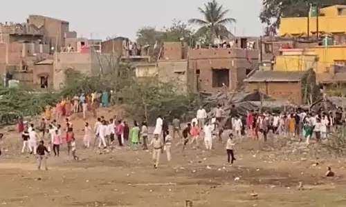 ബംഗാളിൽ ഹോളി ആഘോഷങ്ങൾക്കിടെ സംഘർഷം; ഇന്റർനെറ്റ് സേവനങ്ങൾ താത്കാലികമായി നിർത്തിവെച്ചു