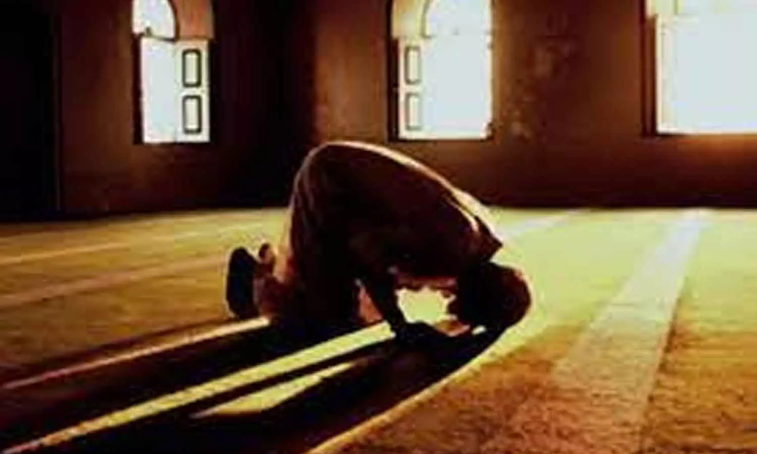 Police arrests student for offering namaz in open area of university in Meerut Police arrests student for offering namaz in open area of university in Meerut