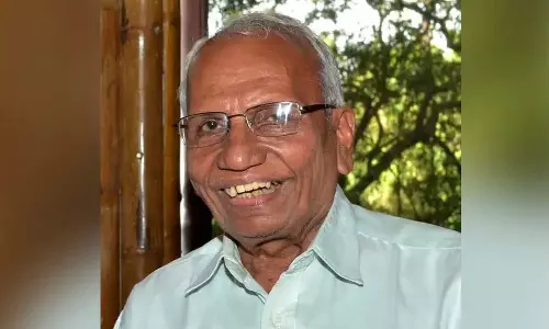 സാഹിത്യകാരന്‍ എ.കെ പുതുശ്ശേരി അന്തരിച്ചു