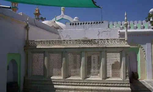 Demand raised for removal of Aurangzeb’s tomb in Maharashtra