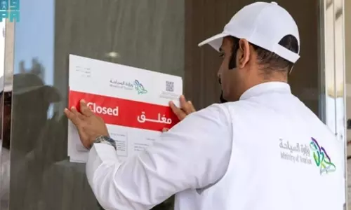 മക്കയിലും മദീനയിലും 79 ഹോട്ടലുകൾ പിടിച്ചെടുത്ത് ടൂറിസം മന്ത്രാലയം