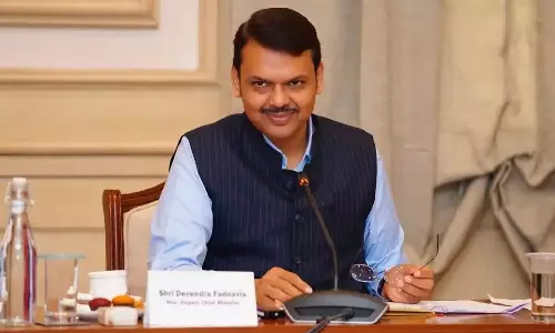 ദേവേന്ദ്ര ഫഡ്‌നാവിസ് ഔറംഗസേബിനെപ്പോലെ ക്രൂരനെന്ന് കോൺഗ്രസ്, രൂക്ഷ വിമർശനവുമായി ബിജെപി