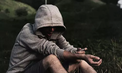 മക്കൾ ലഹരിക്ക് അടിമയാണോ? രക്ഷിതാക്കൾക്ക് തിരിച്ചറിയാനുള്ള വഴികൾ ഇതാ - ഭാഗം 1