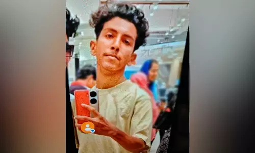 കൊല്ലത്ത് വിദ്യാർഥിയെ വീട്ടിൽകയറി കുത്തിക്കൊന്നു; കുത്തിയ യുവാവ് ആത്മഹത്യ ചെയ്തു