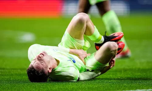 ബാഴ്‌സക്ക് വൻ തിരിച്ചടി; കസാഡോക്ക് പരിക്ക്, രണ്ട് മാസത്തോളം പുറത്തിരിക്കേണ്ടി വരും