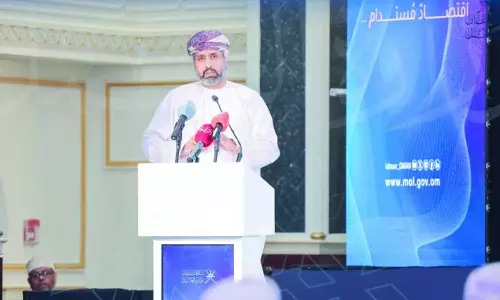 ഈ വർഷം ഒമാനികൾക്കായി കൂടുതൽ തൊഴിലവസരങ്ങൾ സൃഷ്ടിക്കും; തൊഴിൽ മന്ത്രി മഹദ് ബിൻ സഈദ് ഈ വർഷം ഒമാനികൾക്കായി കൂടുതൽ തൊഴിലവസരങ്ങൾ സൃഷ്ടിക്കും; തൊഴിൽ മന്ത്രി മഹദ് ബിൻ സഈദ്