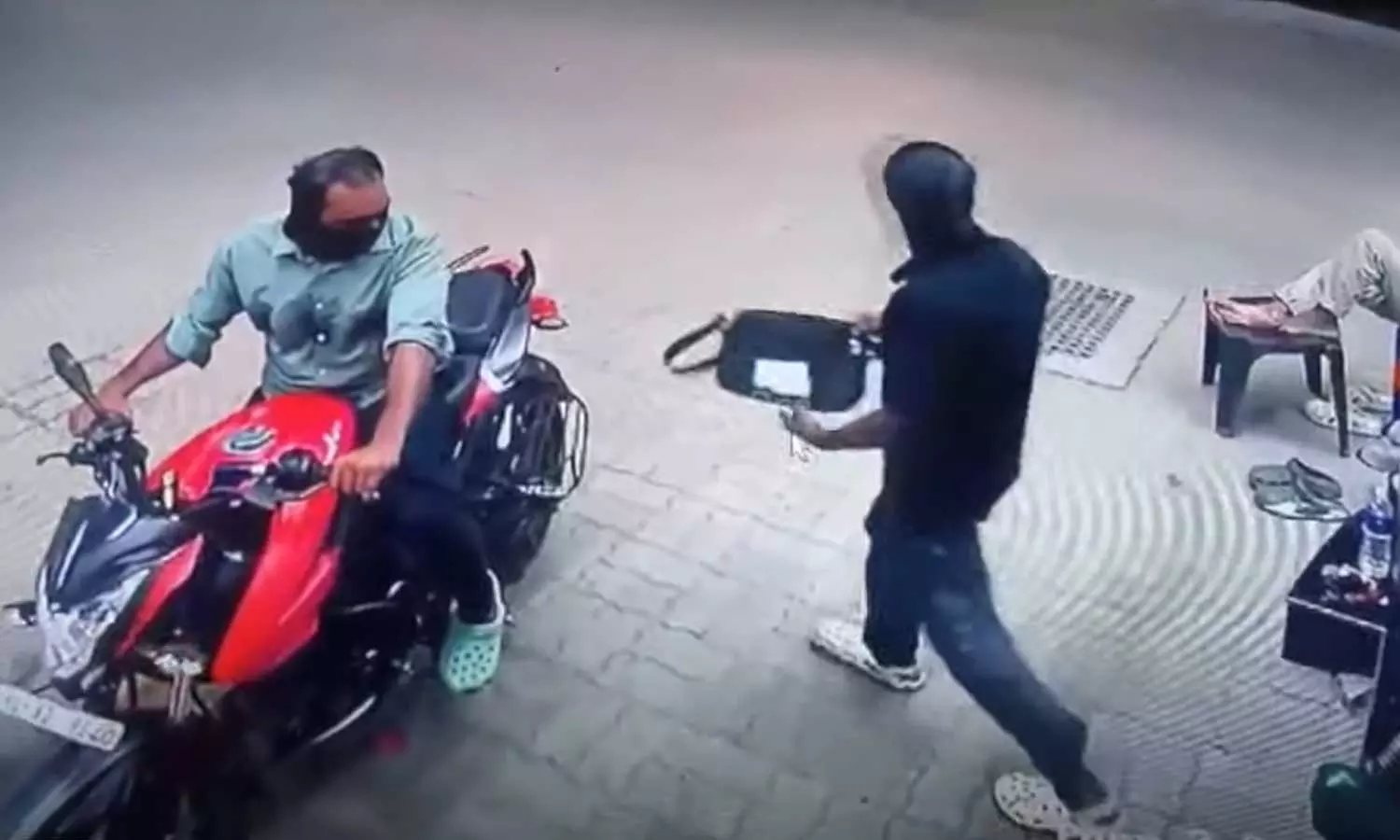 petrol pump,kerala,latest malayalam news,palakkad,കവര്ച്ച,പാലക്കാട് petrol pump,kerala,latest malayalam news,palakkad,കവര്ച്ച,പാലക്കാട്