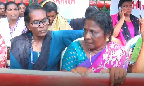 സമരം ചെയ്യുന്ന ആശമാരെ വീണ്ടും ചർച്ചക്ക് വിളിച്ച് സർക്കാർ; ആരോഗ്യമന്ത്രിയുമായുള്ള കൂടിക്കാഴ്ച അൽപസമയത്തിനകം