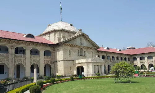 പെണ്‍കുട്ടിയുടെ മാറിടത്തില്‍ സ്പര്‍ശിക്കുന്നത് ബലാത്സംഗ ശ്രമമാകില്ല; നിരീക്ഷണങ്ങളുമായി അലഹബാദ് ഹൈക്കോടതി