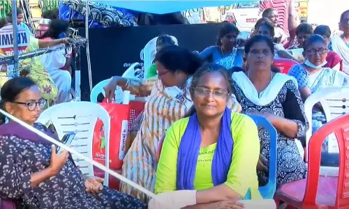 നട്ടെല്ല് ഉള്ളതുകൊണ്ടാണ് 41 ദിവസം സമരം കിടന്നത്; മന്ത്രി ആർ. ബിന്ദുവിന് മറുപടിയുമായി ആശമാർ