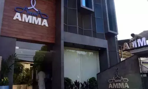 സിനിമാ മേഖലയിലെ പ്രതിസന്ധി: അനുനയ നീക്കത്തിന് അമ്മ, ചർച്ചയിലൂടെ പരിഹരിക്കാൻ നീക്കം