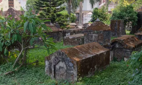 കുടുംബാംഗത്തിന്റെ മൃതദേഹം സംസ്കരിക്കണമെങ്കിൽ ഹിന്ദുമതം സ്വീകരിക്കണം; ഒഡിഷയിൽ നിർബന്ധിത മതപരിവർത്തനം നടത്തിയെന്ന്   ക്രിസ്ത്യൻ കുടുംബങ്ങൾ