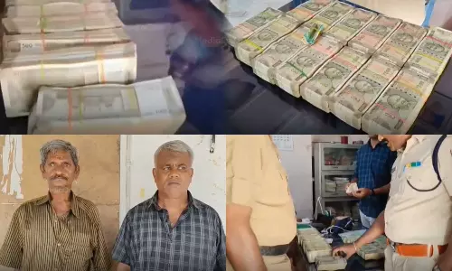 Two Held in Kollam with 44 lakhs brought in train without documents