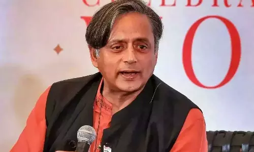 Shashi Tharoor,private university bill,kerala,latest malayalam news,സ്വകാര്യ സര്‍വകലാശാല ബില്ല്,ശശി തരൂര്‍,സര്‍ക്കാറിനെ വിമര്‍ശിച്ച് തരൂര്‍