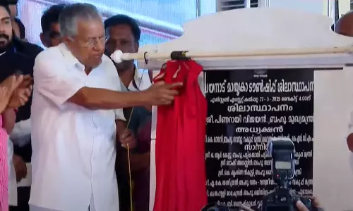 പ്രതീക്ഷയുടെ ശിലയിട്ടു; മുണ്ടക്കൈ-ചൂരല്‍മല ദുരന്തബാധിതർക്കുള്ള ടൗണ്‍ഷിപ്പിന് മുഖ്യമന്ത്രി തറക്കല്ലിട്ടു