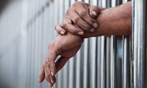 ജോ​ലി വാ​ഗ്ദാ​നം ചെ​യ്ത ശേഷം യു​വ​തി​യെ ലൈം​ഗി​ക ചൂ​ഷ​ണ​ത്തി​നിരയാക്കി,   പ്ര​തി​ക​ൾക്ക് അ​ഞ്ച് വ​ർ​ഷം തടവ്.