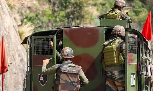 ജമ്മു കശ്മീരിലെ കത്‍വയിൽ  ഏറ്റുമുട്ടൽ; 3 ഭീകരരെ സൈന്യം വധിച്ചു,   3 സുരക്ഷാ ഉദ്യോഗസ്ഥർക്ക് വീരമൃത്യു