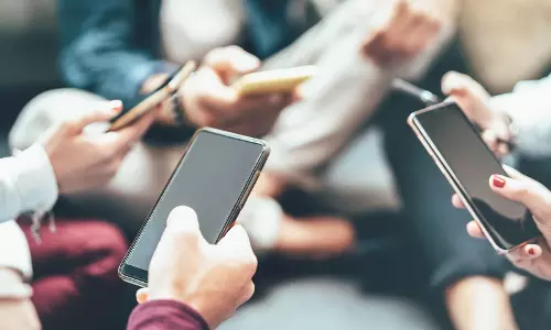 Indians spend  smartphones