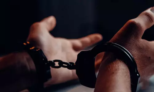 എറണാകുളം ആലുവയിൽ 16കാരി ഗർഭിണിയായി; അയൽവാസിയായ 18കാരനെതിരെ കേസ്